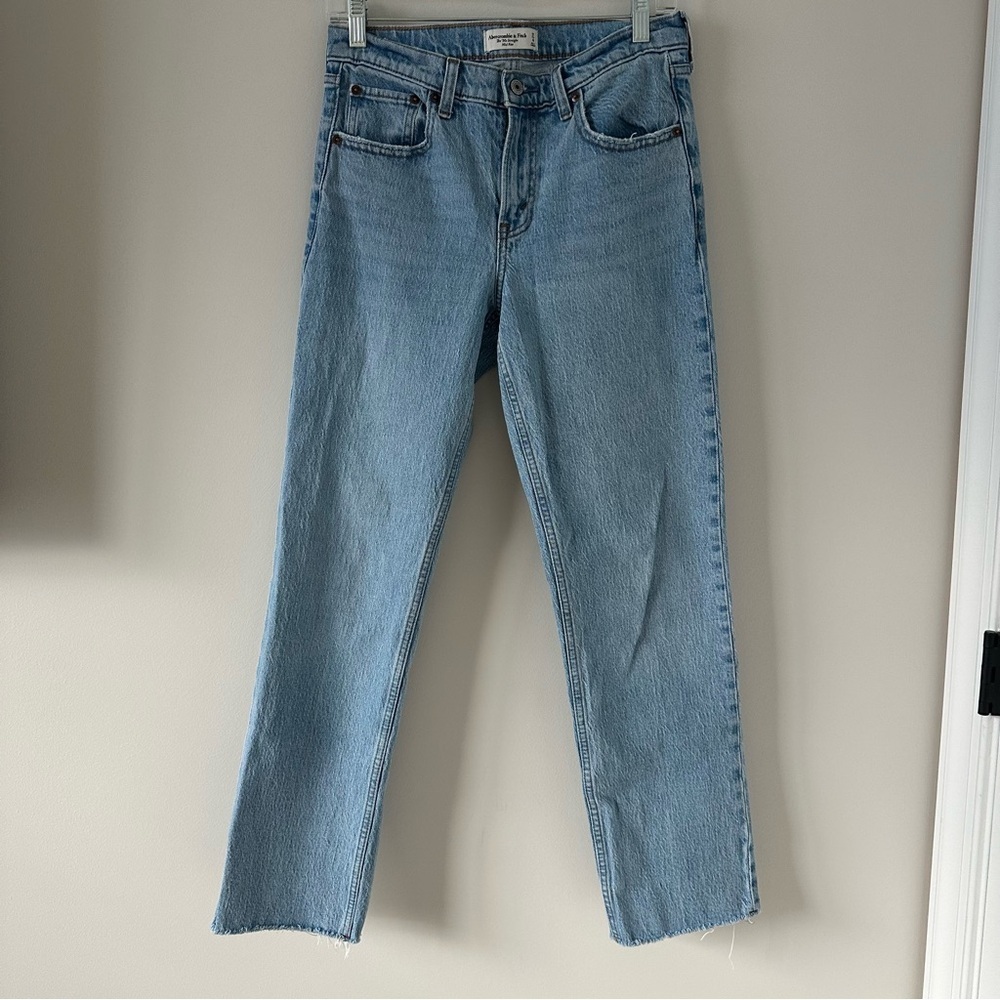 Abercrombie The 90s Straight Leg Mid Rise Jean Women’s Size 27 Light Wash Jeans - Picture 4 of 12